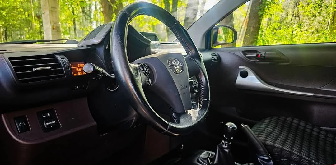 Toyota iQ 1.0 +
