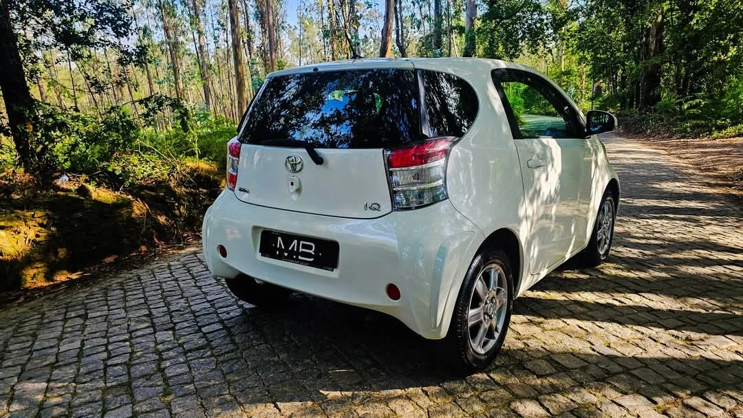 Toyota iQ 1.0 VVT-i Essential+AC
