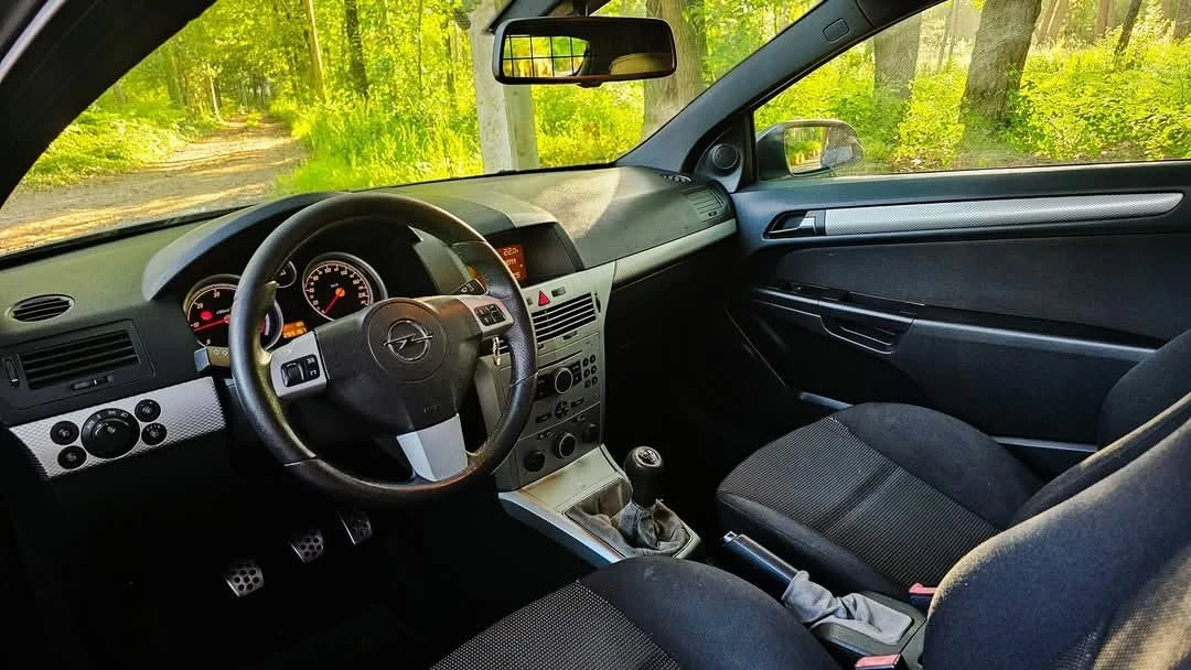 Opel Astra GTC 1.3 CDTi