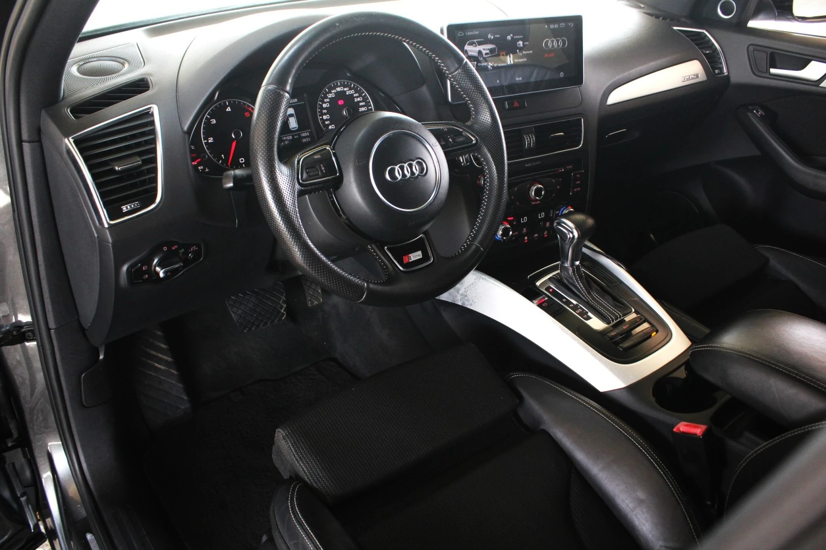 Audi Q5 3.0 TDi quattro S-line S-tronic