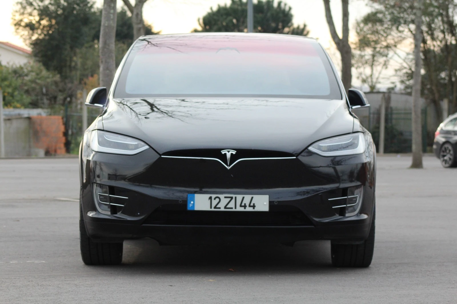 Tesla Model X 90D