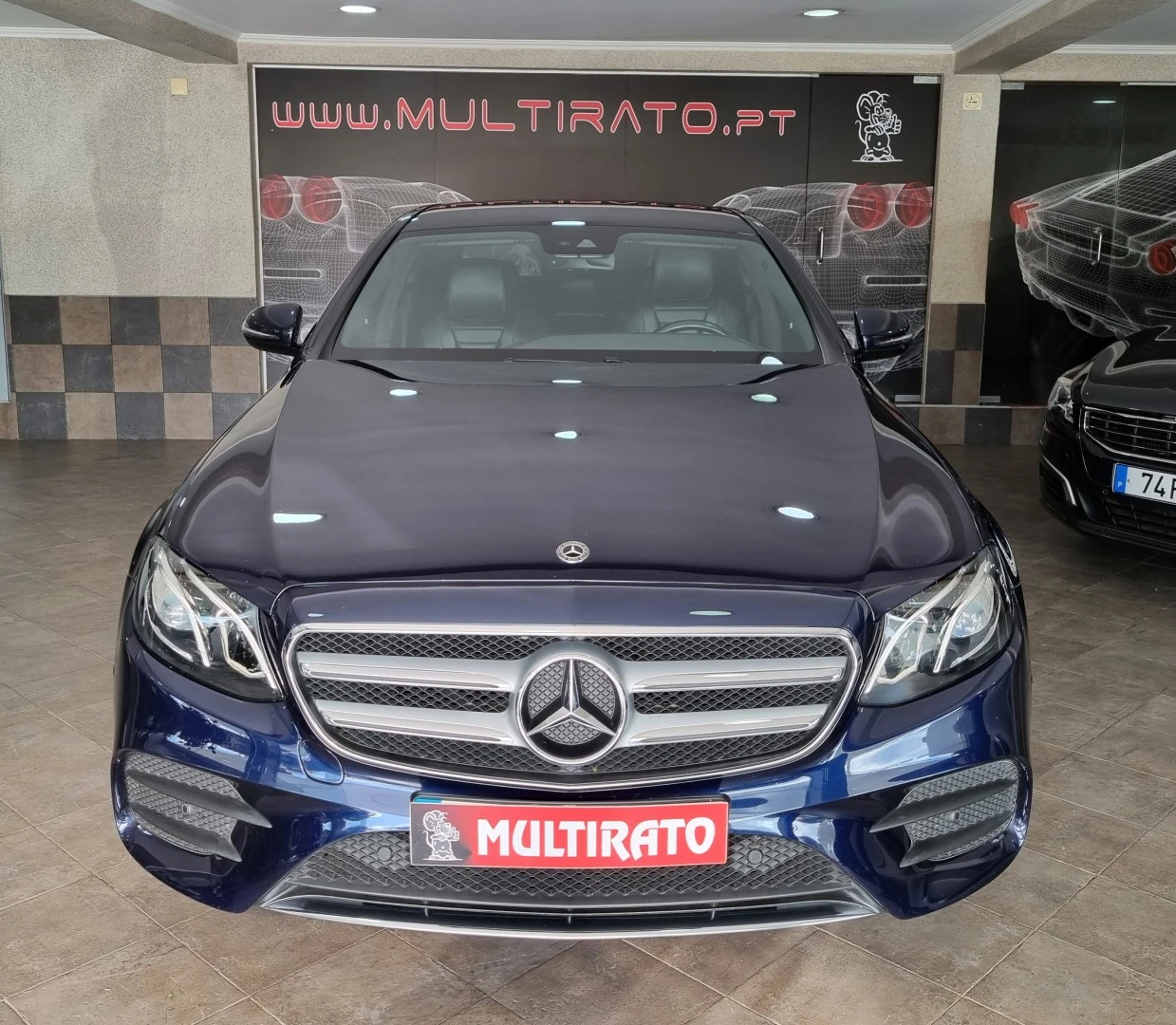 Mercedes-Benz E 220 AMG Line