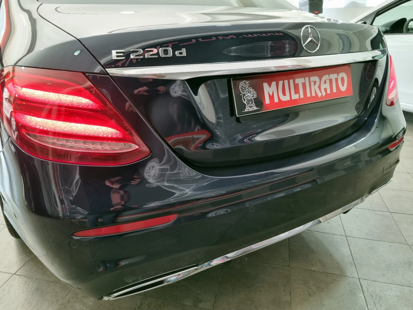 Mercedes-Benz E 220 AMG Line