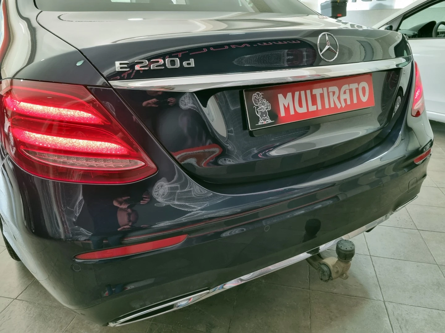 Mercedes-Benz E 220 AMG Line