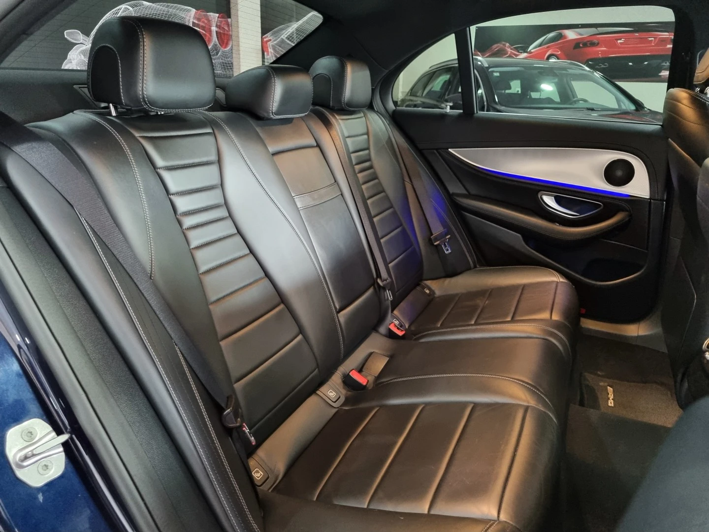 Mercedes-Benz E 220 AMG Line