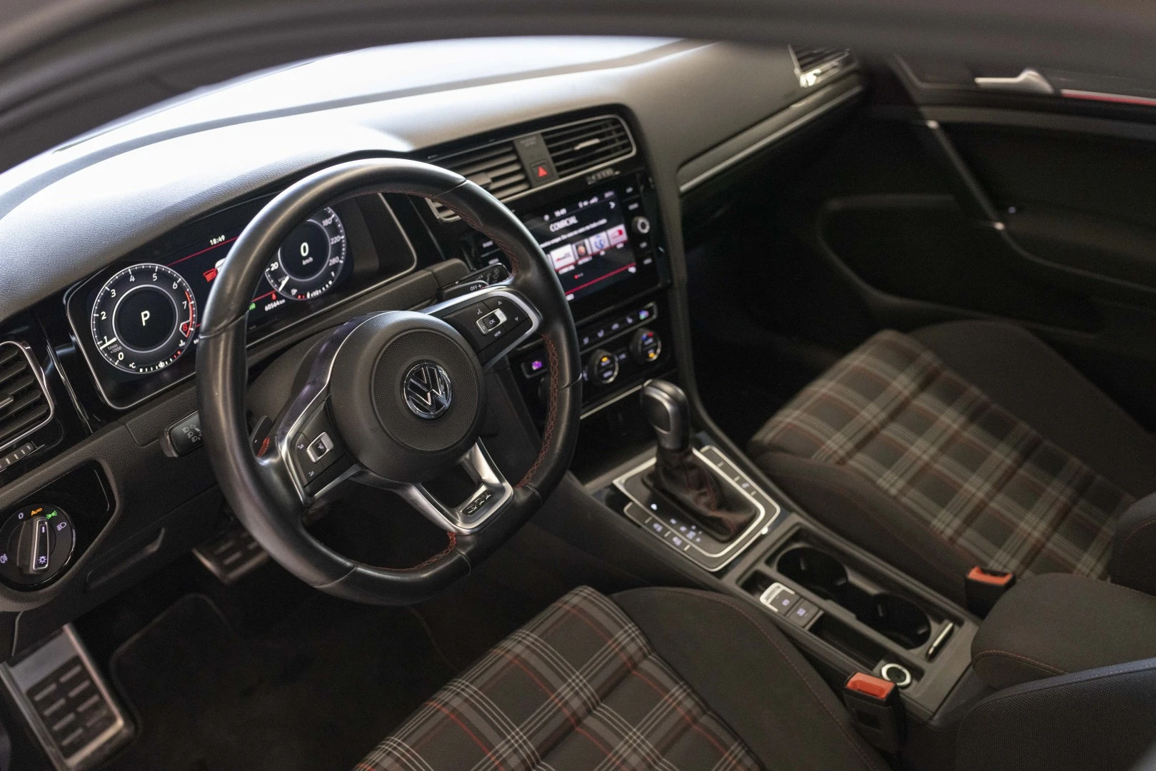 VW Golf GTI 2.0 TSI OPF DSG Performance