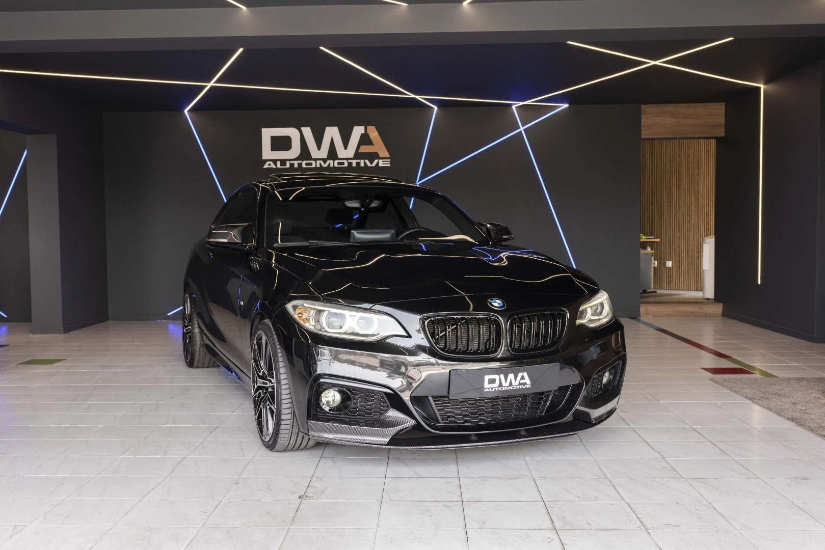 BMW 220 i Coupe Pack M