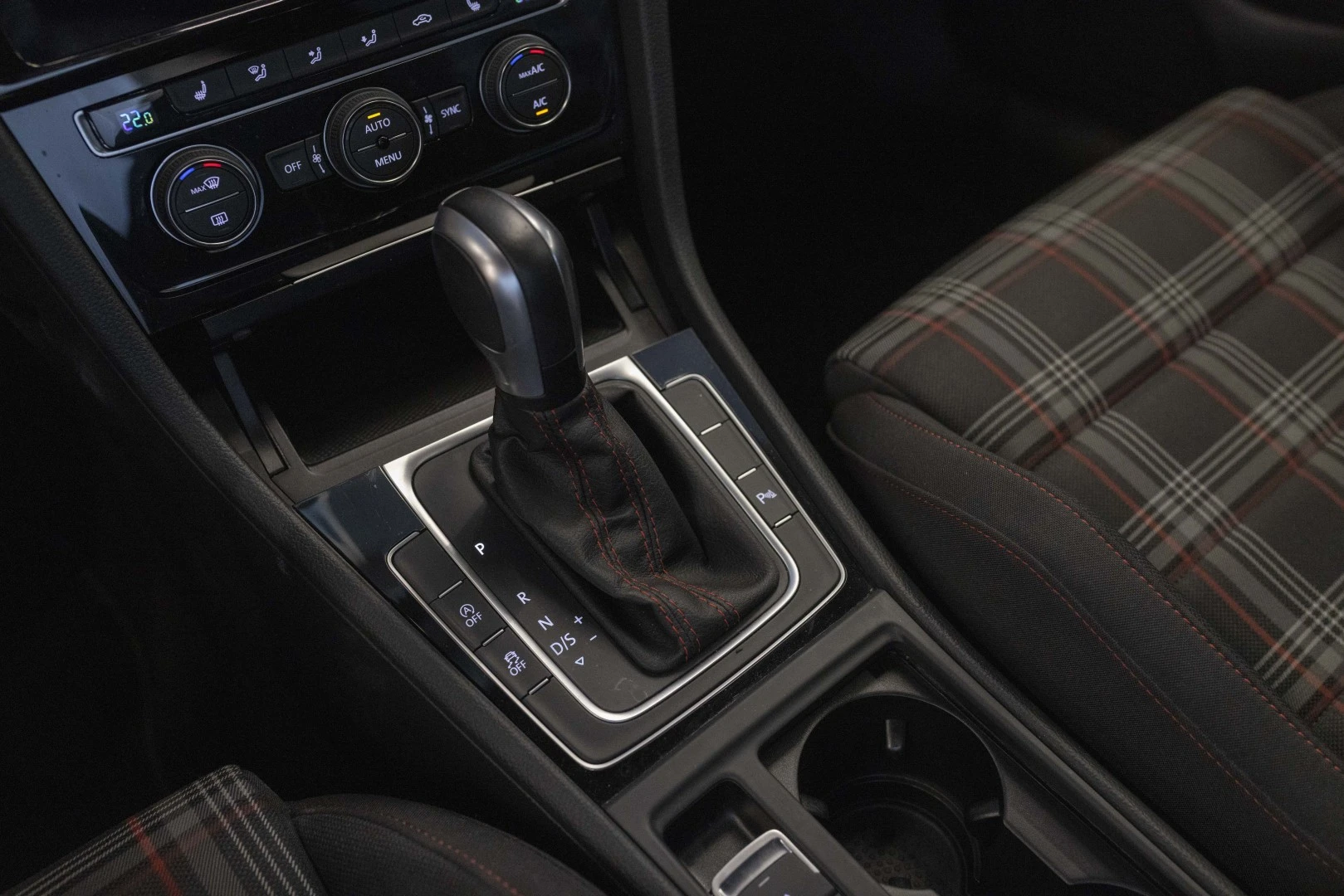 VW Golf GTI 2.0 TSI OPF DSG Performance