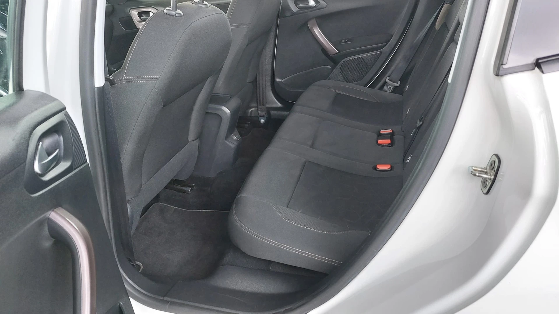 Peugeot 2008 1.6 e-HDi Active