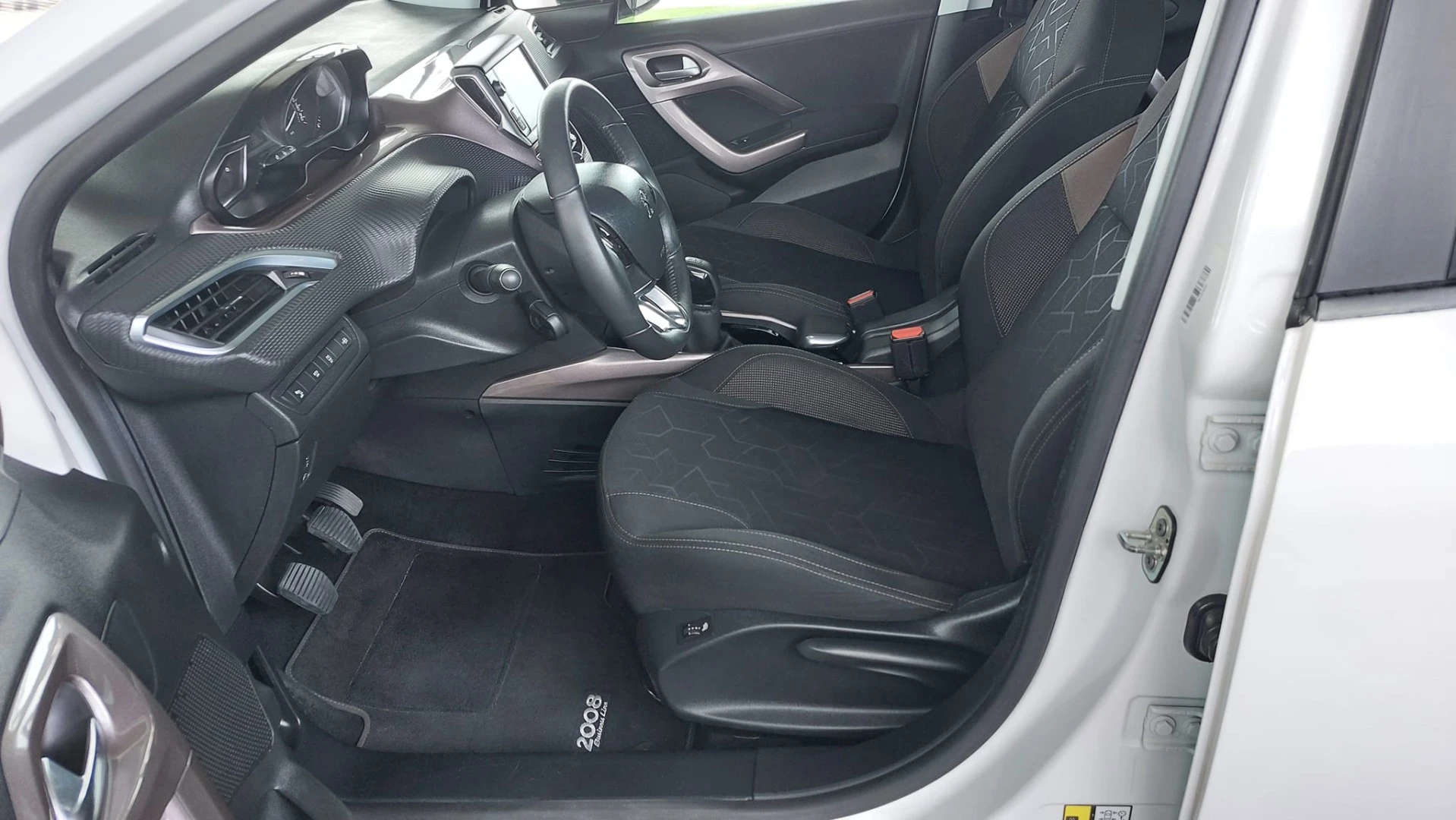 Peugeot 2008 1.6 e-HDi Active