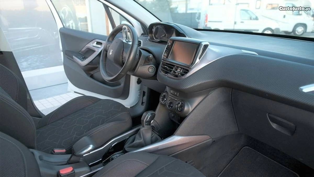 Peugeot 2008 1.6 e-HDi Active