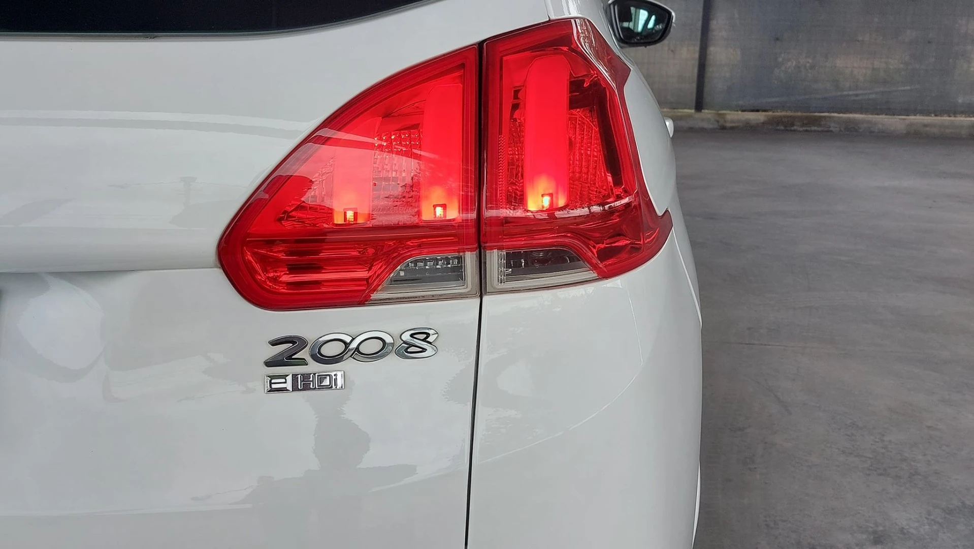 Peugeot 2008 1.6 e-HDi Active