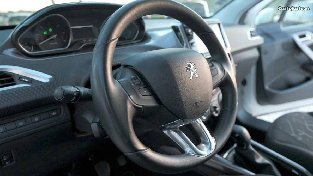 Peugeot 2008 1.6 e-HDi Active