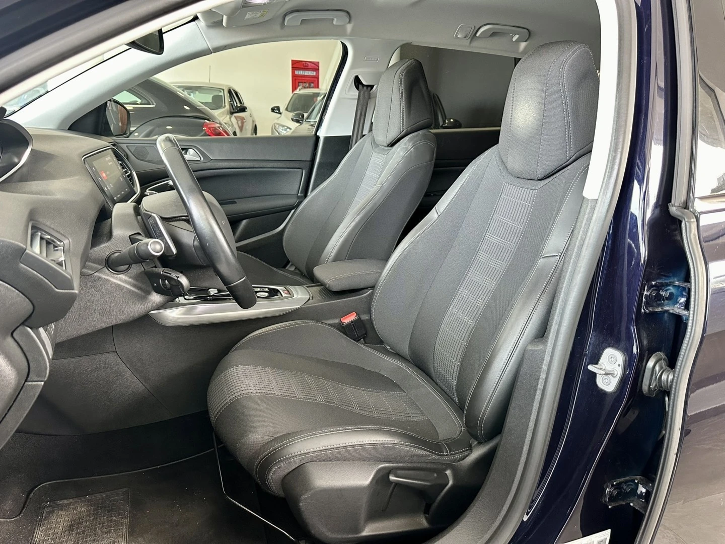 Peugeot 308 SW BlueHDi 130 EAT8 Stop &amp; Start Allure Business-Pack