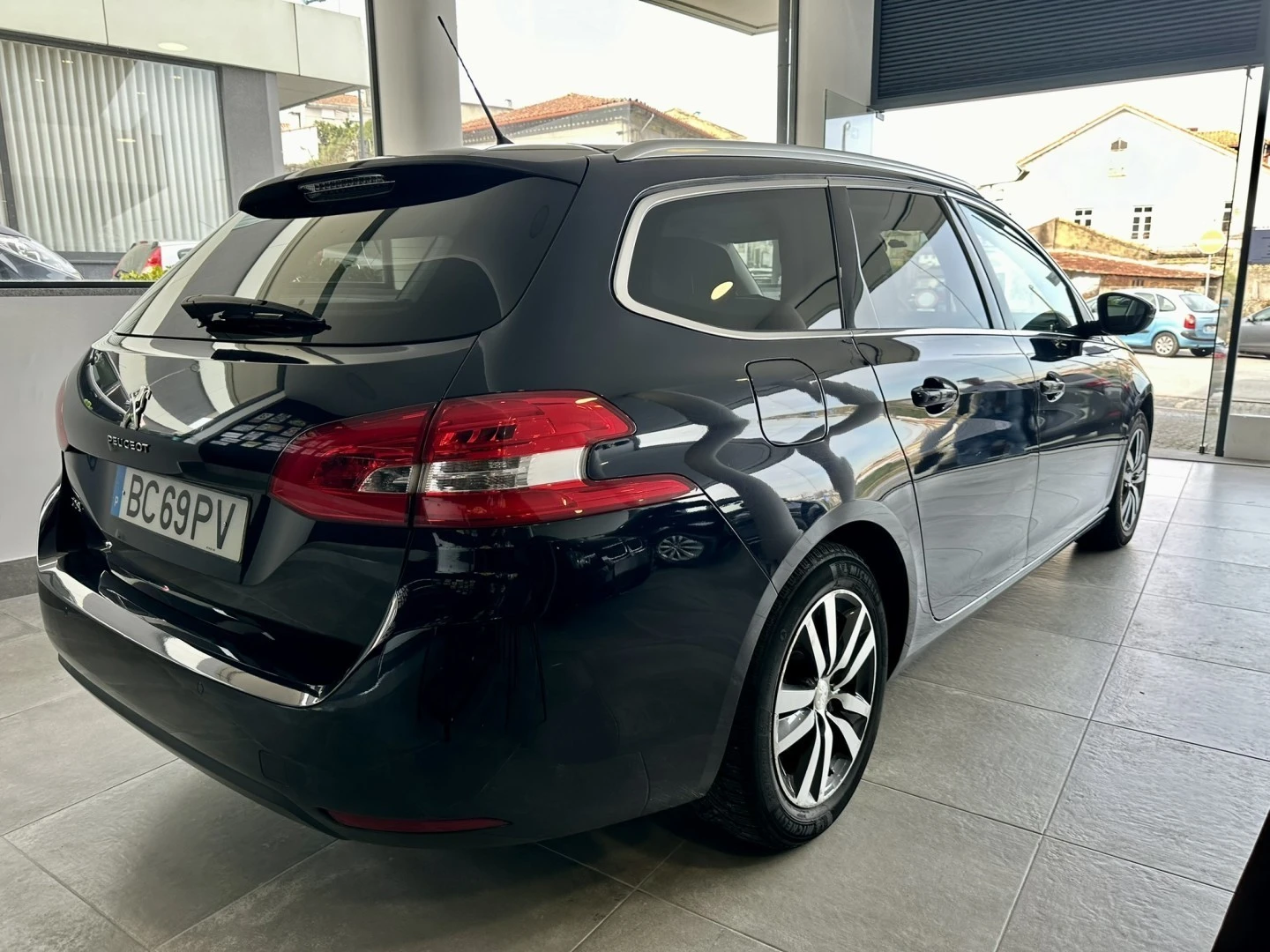 Peugeot 308 SW BlueHDi 130 EAT8 Stop &amp; Start Allure Business-Pack
