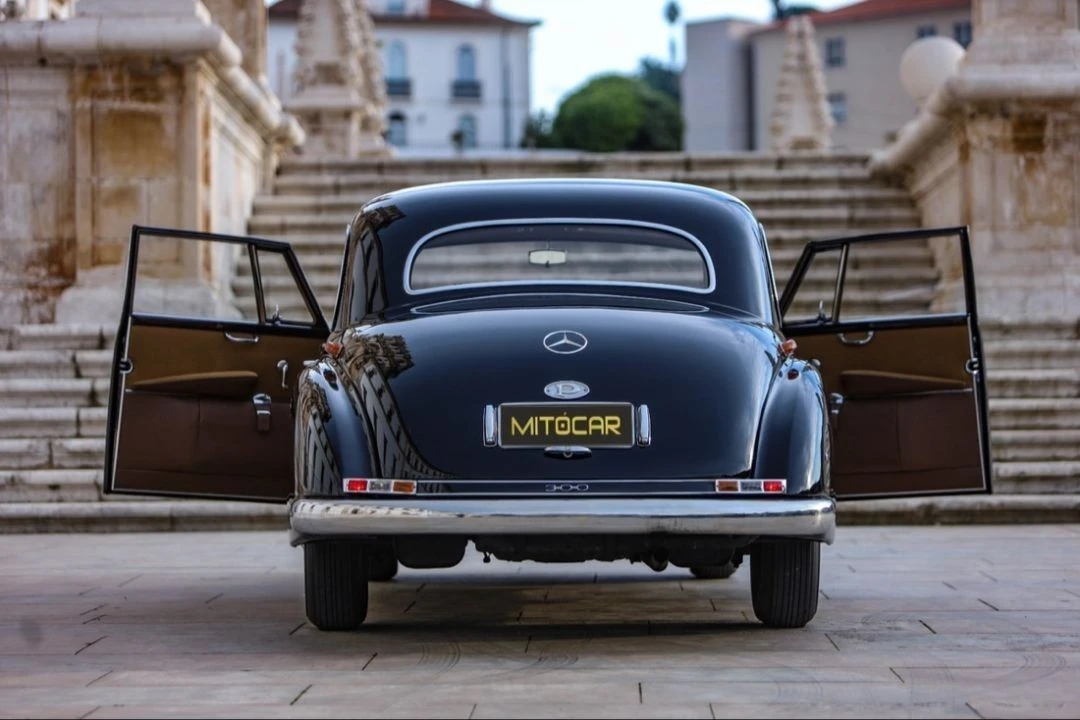 Mercedes-Benz 300 C 300