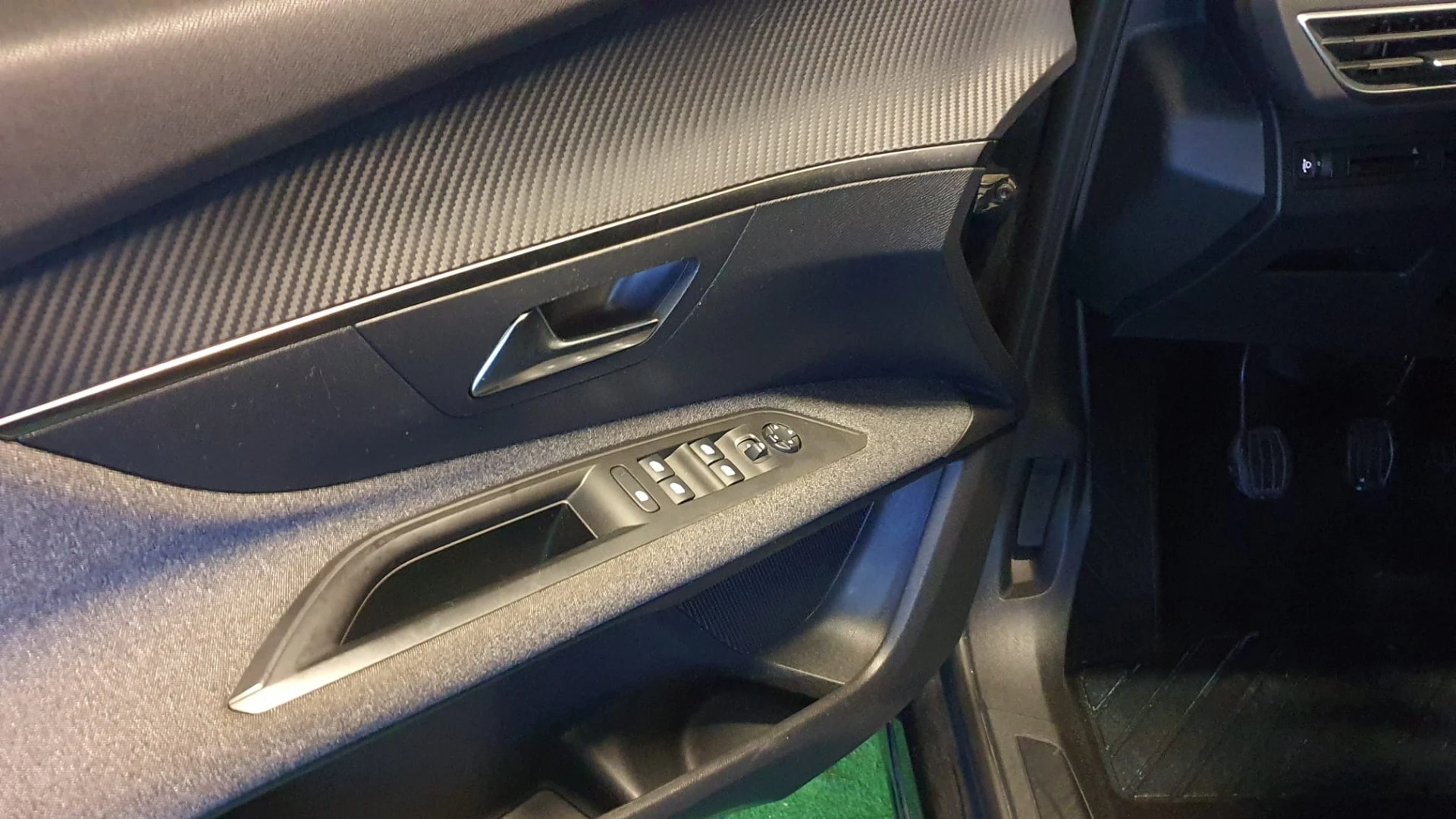 Peugeot 3008 BlueHDi 130 Stop &amp; Start Allure Business-Pack