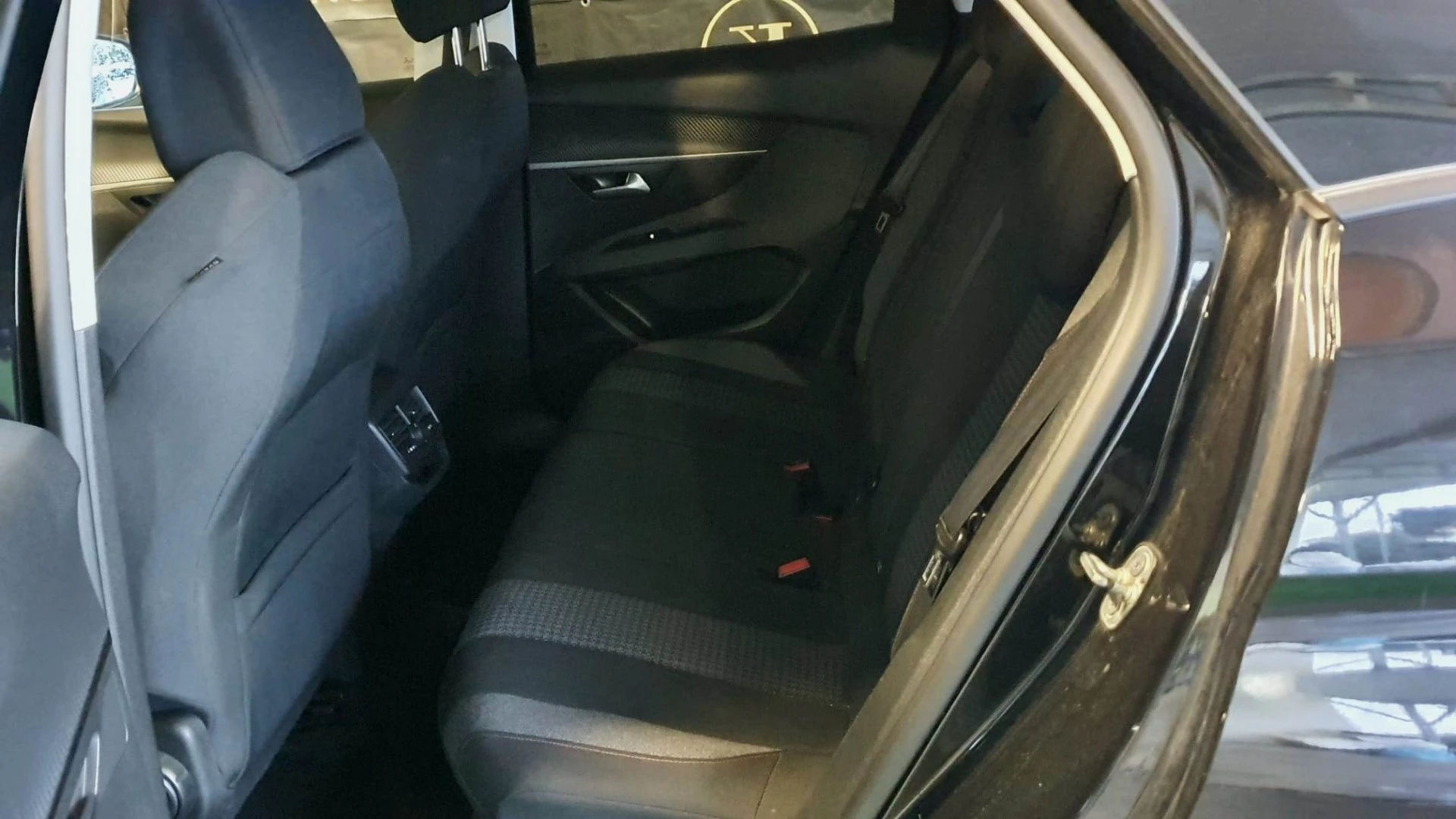 Peugeot 3008 BlueHDi 130 Stop &amp; Start Allure Business-Pack