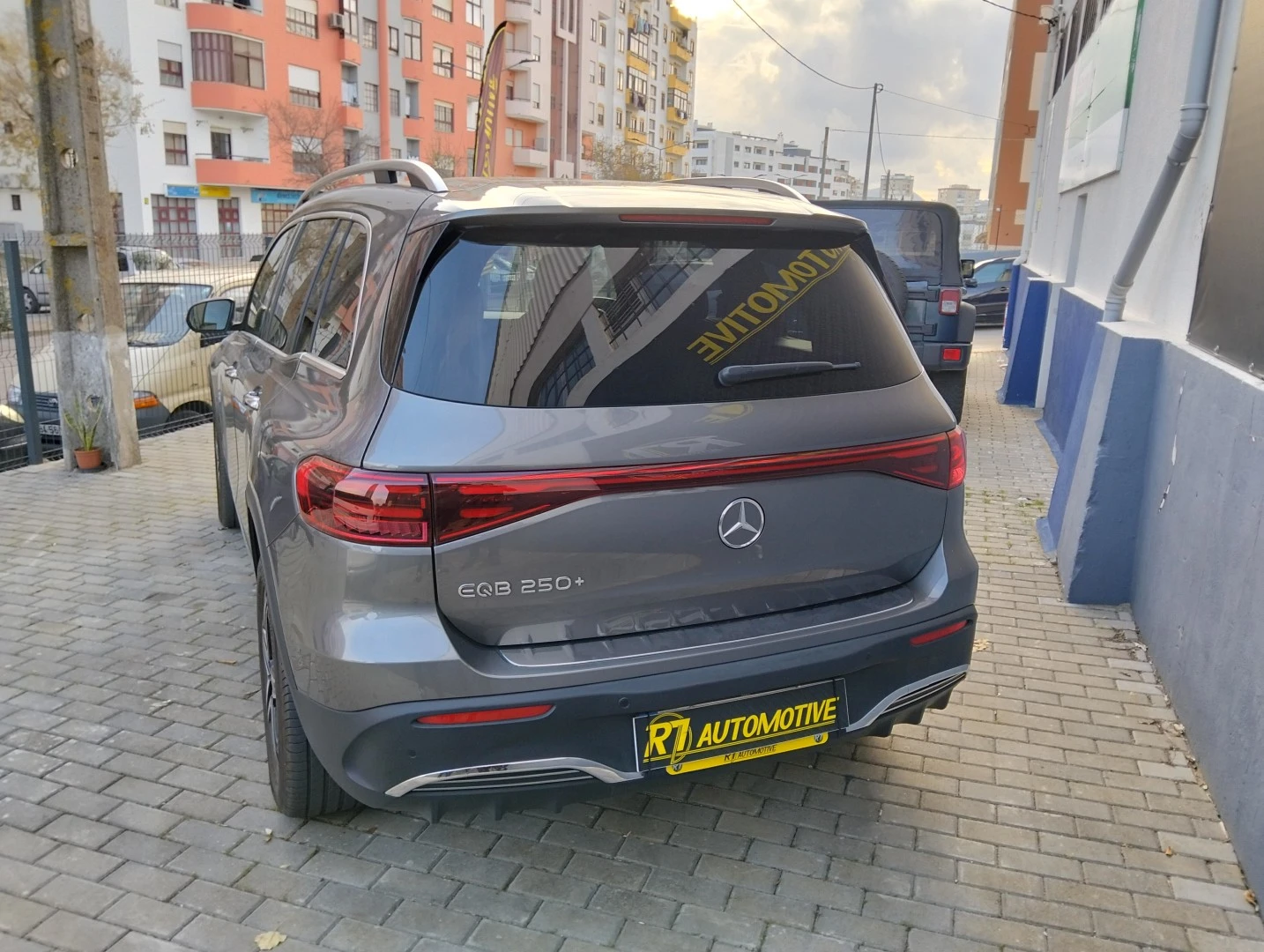 Mercedes-Benz EQB 250 AMG Line