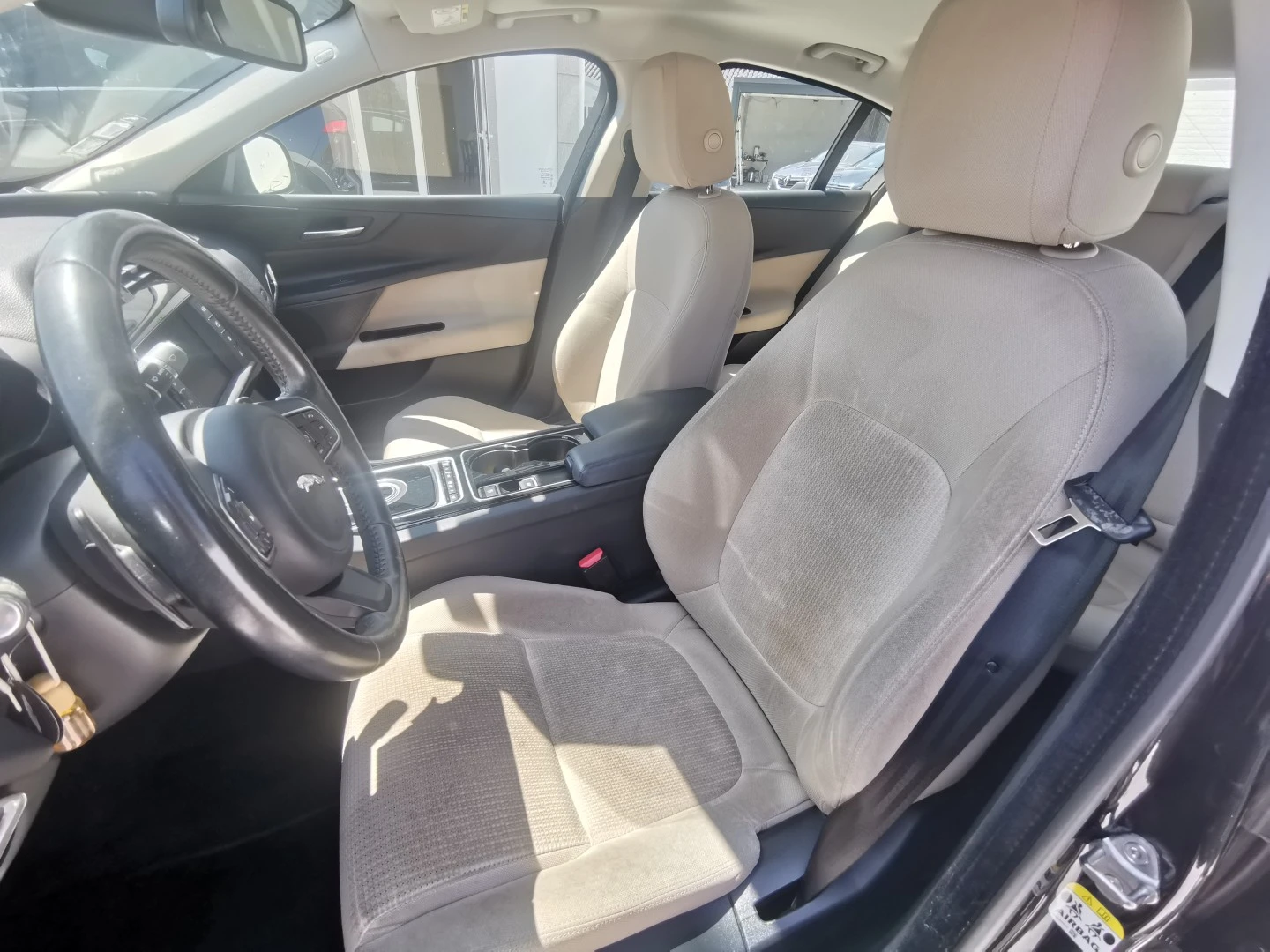 Jaguar XE 2.0 D Prestige Aut.