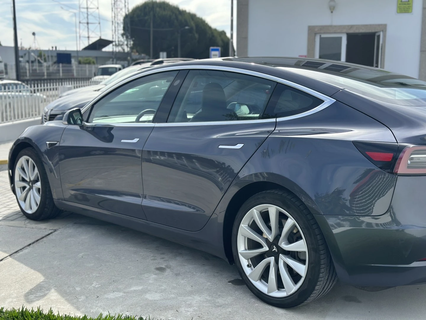 Tesla Model 3 Long Range AWD Dual Motor