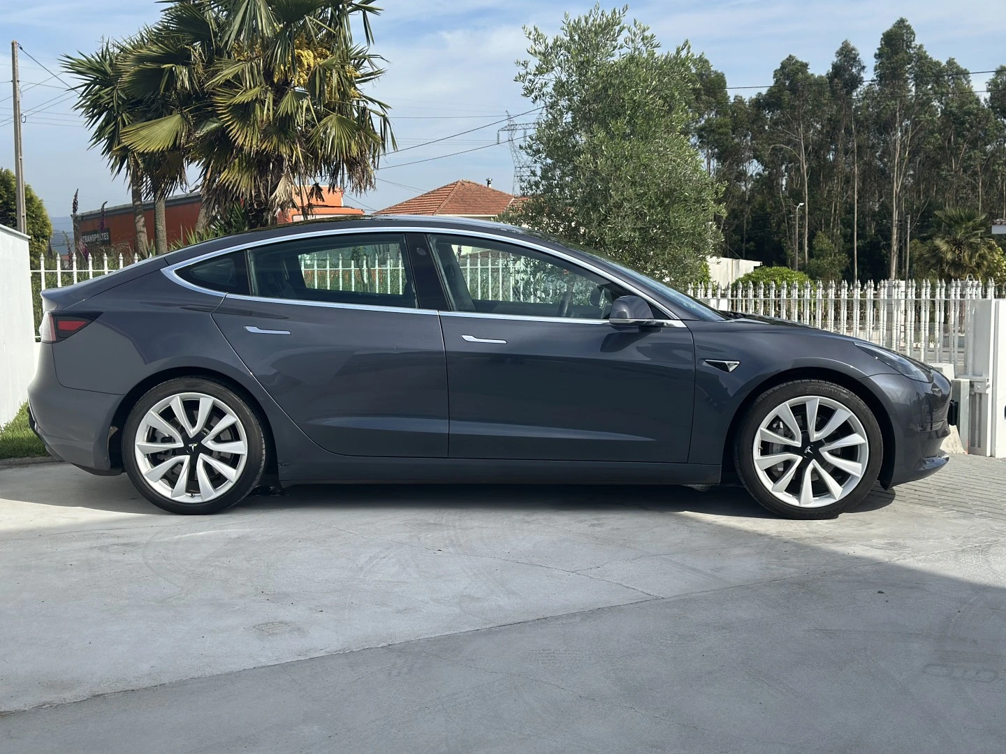 Tesla Model 3 Long Range AWD Dual Motor