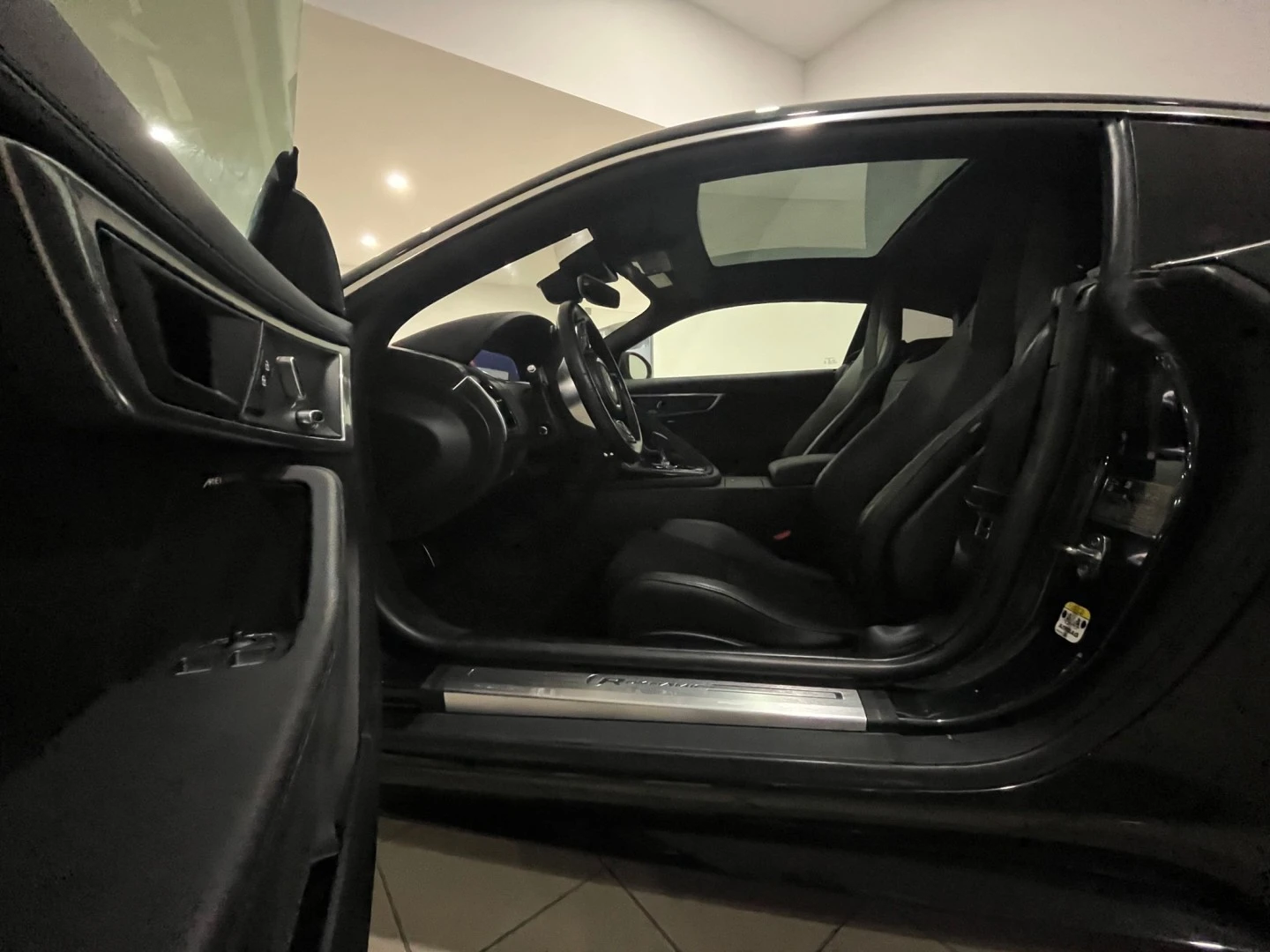 Jaguar F-Type 2.0 i4 R-Dynamic