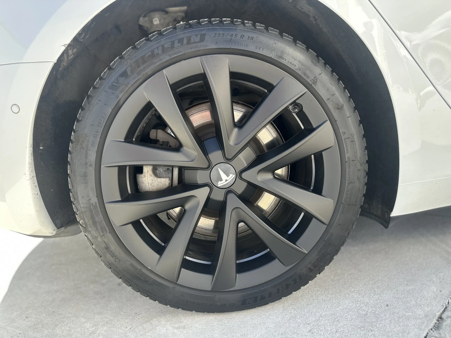Tesla Model 3 Long-Range Dual Motor AWD