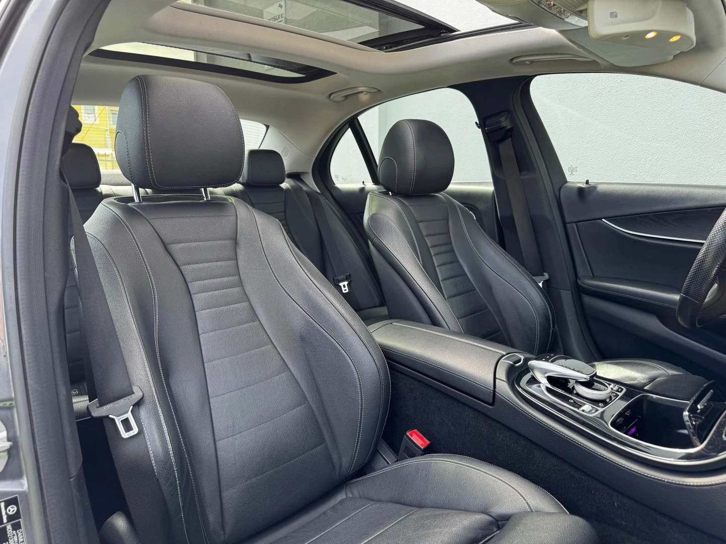 Mercedes-Benz E 220 d T 9G-TRONIC