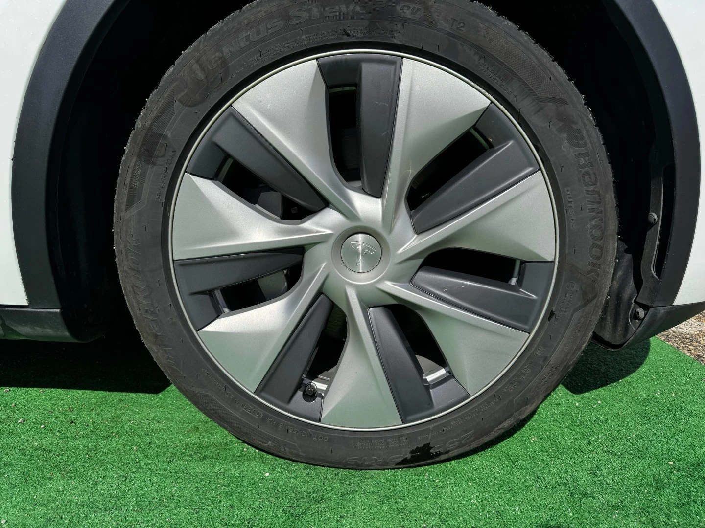Tesla Model Y Long Range RWD