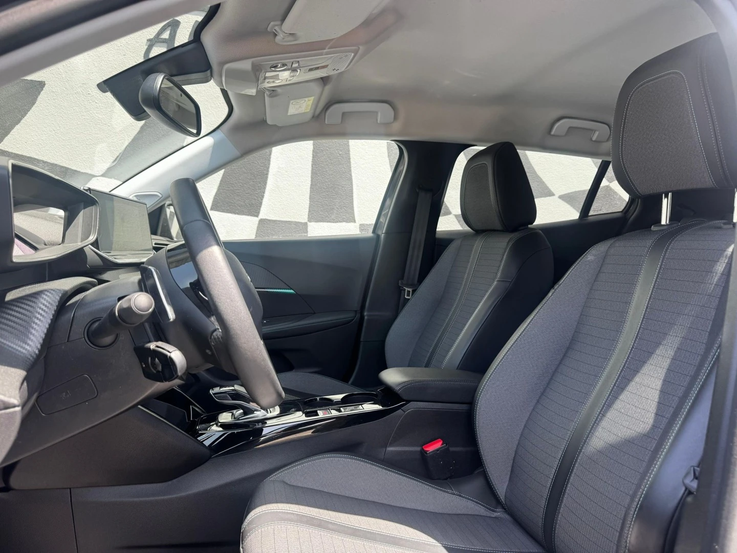 Peugeot 2008 1.5 BlueHDi Allure EAT8