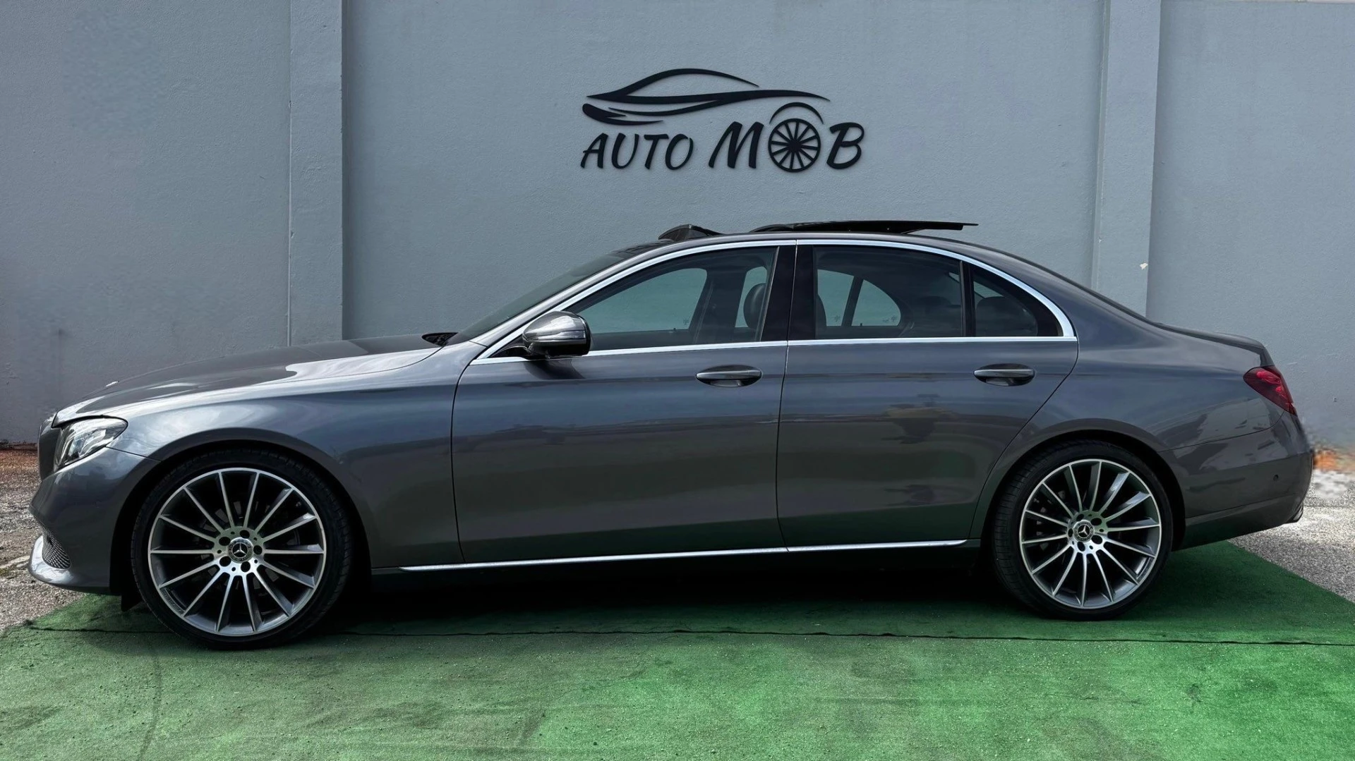 Mercedes-Benz E 220 d T 9G-TRONIC