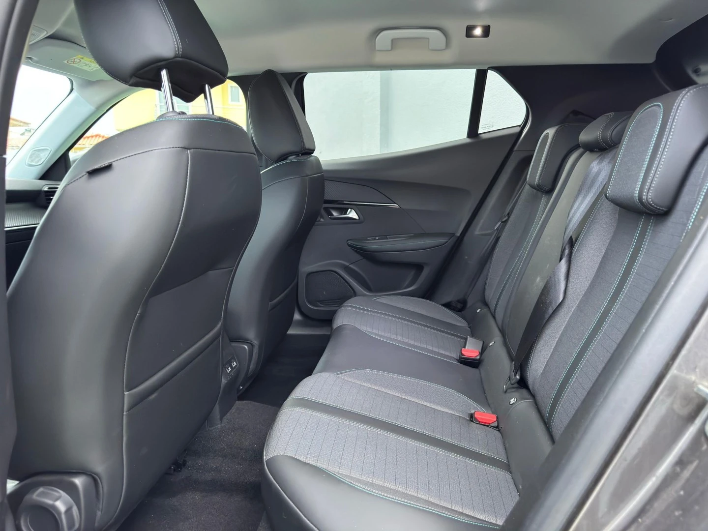Peugeot 2008 1.5 BlueHDi Allure EAT8