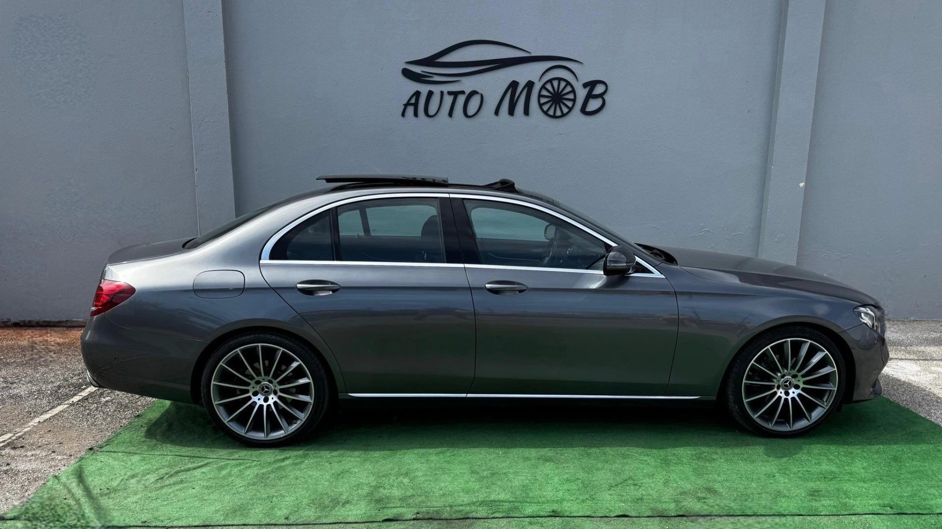 Mercedes-Benz E 220 d T 9G-TRONIC