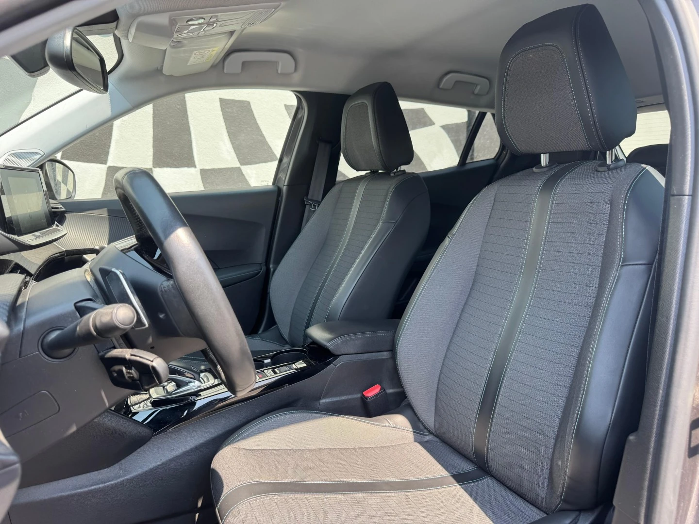 Peugeot 2008 1.2 PureTech Allure EAT8