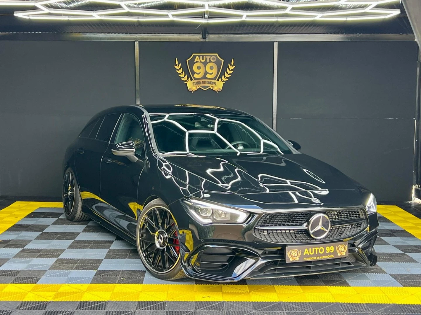 Mercedes-Benz CLA 200 d Shooting Brake AMG Line Aut.