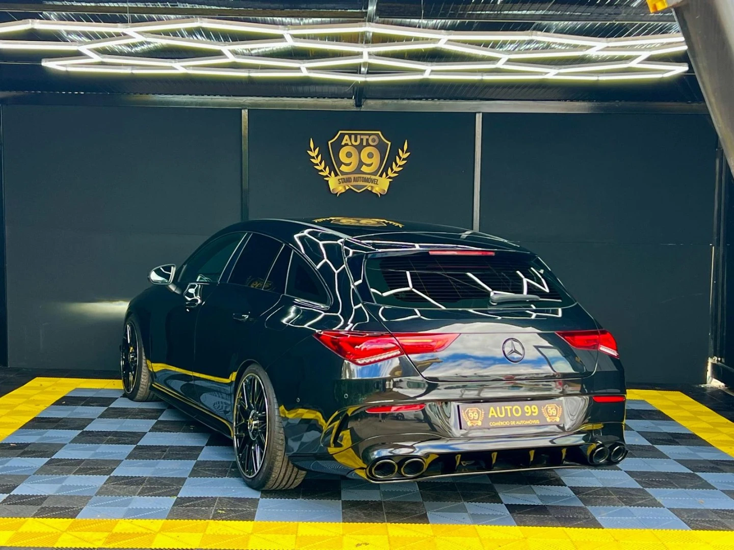 Mercedes-Benz CLA 200 d Shooting Brake AMG Line Aut.