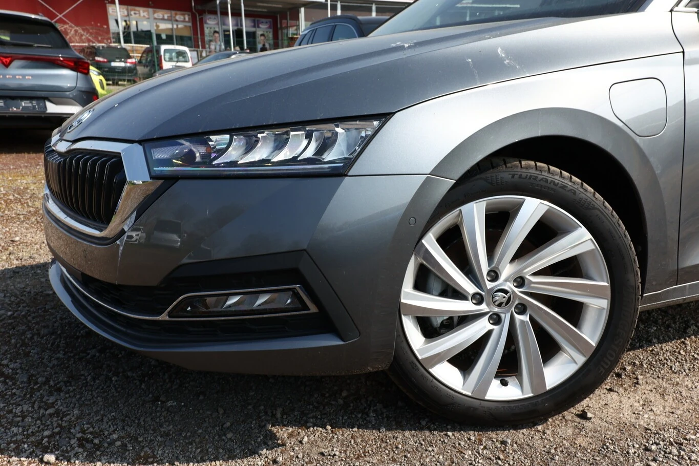 Skoda Octavia PHEV 204CV DSG CAM KEYLESS JANTES18 ASSENTOS AQUECIDOS NOVO 10 KM