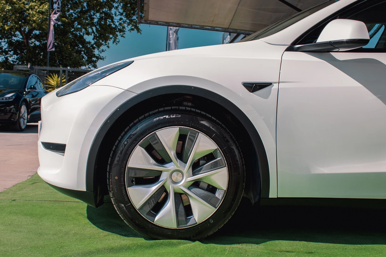 Tesla Model Y Long Range Dual Motor AWD