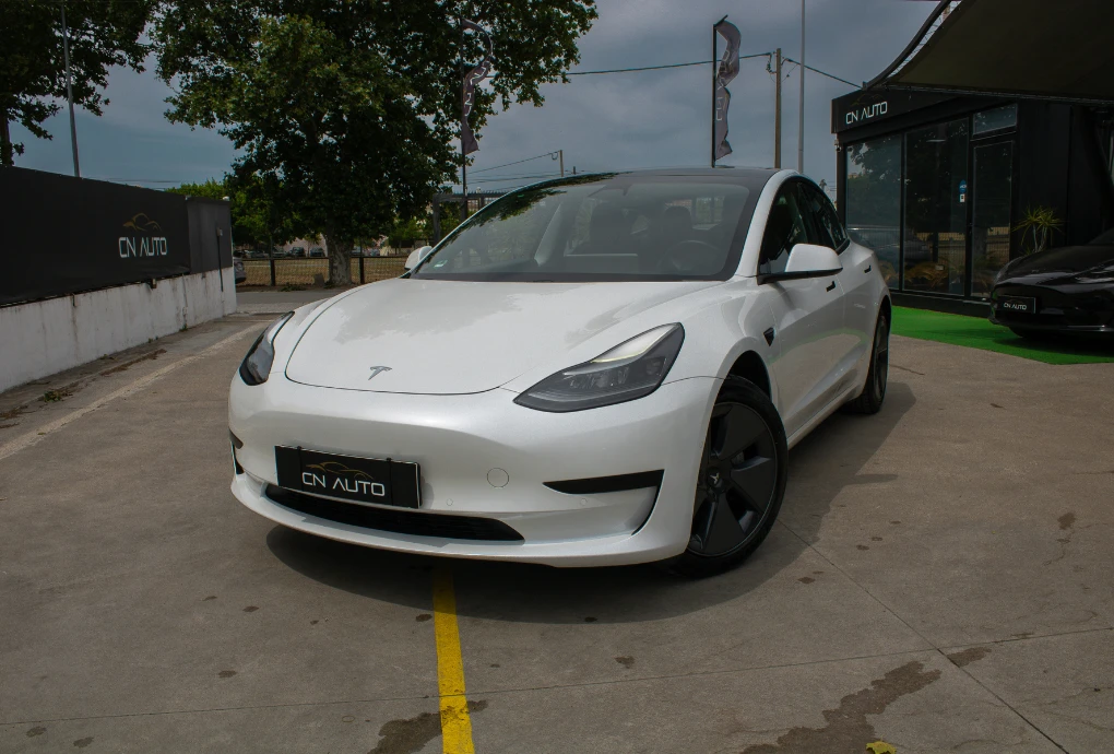 Tesla Model 3 Standard Range Plus RWD