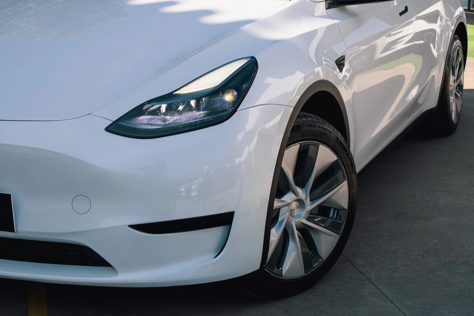 Tesla Model Y Long Range Dual Motor AWD