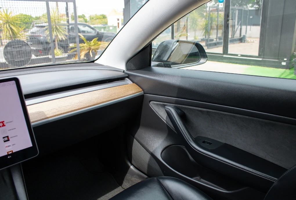 Tesla Model 3 Standard Range Plus RWD