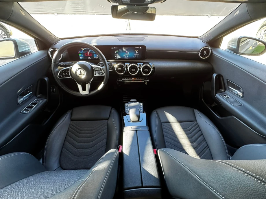 Mercedes-Benz A 250 e