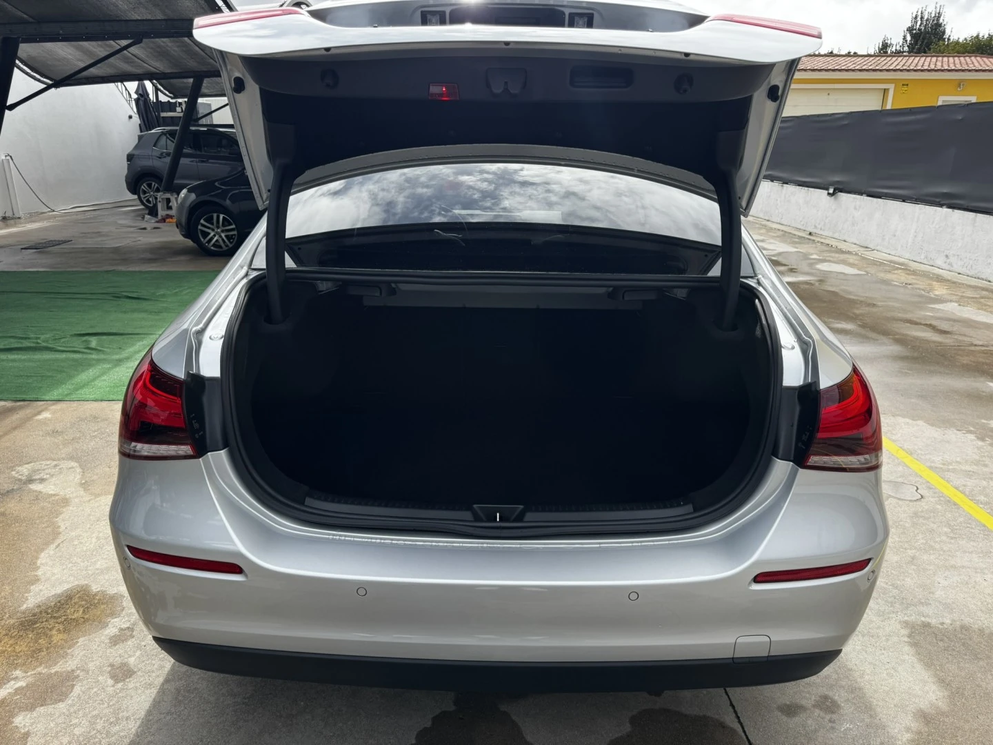 Mercedes-Benz A 180 Limousine d AMG Line Aut.