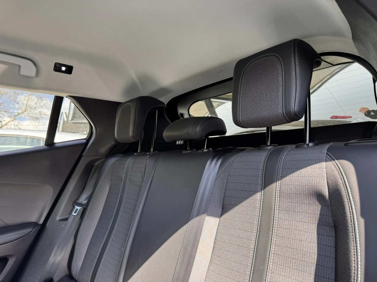 Peugeot e-2008 50 kWh Active Pack