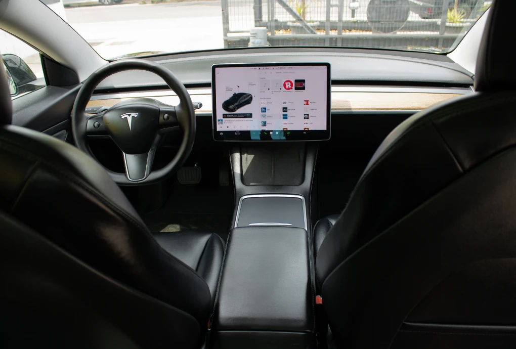 Tesla Model 3 Standard Range Plus RWD