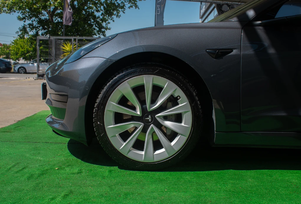 Tesla Model 3 Standard RWD Plus