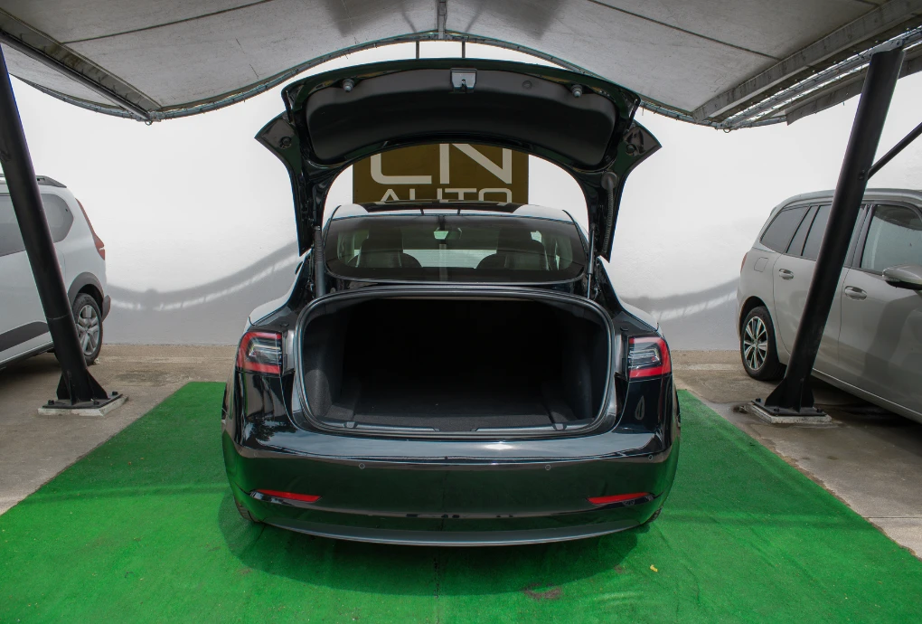 Tesla Model 3 Standard Range Plus RWD
