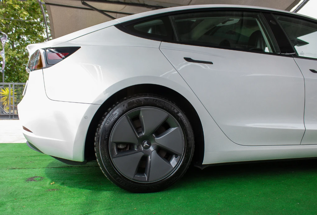 Tesla Model 3 Standard Range Plus RWD
