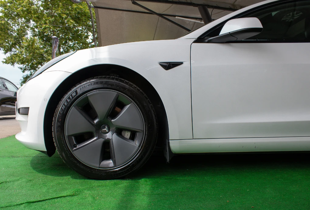Tesla Model 3 Standard Range Plus RWD